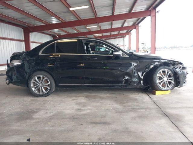 Mercedes-Benz C-Class 4matic Image 5