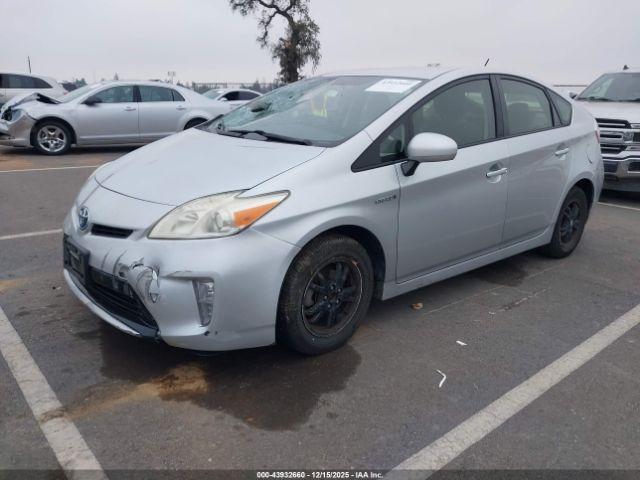 Toyota Prius Three Image 2