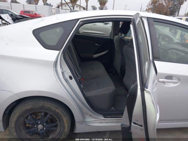 Toyota Prius Three Image 15