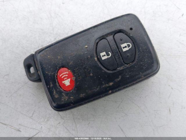 Toyota Prius Three Image 3