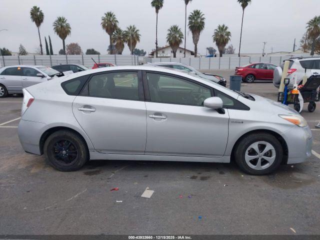 Toyota Prius Three Image 6