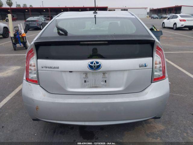 Toyota Prius Three Image 8