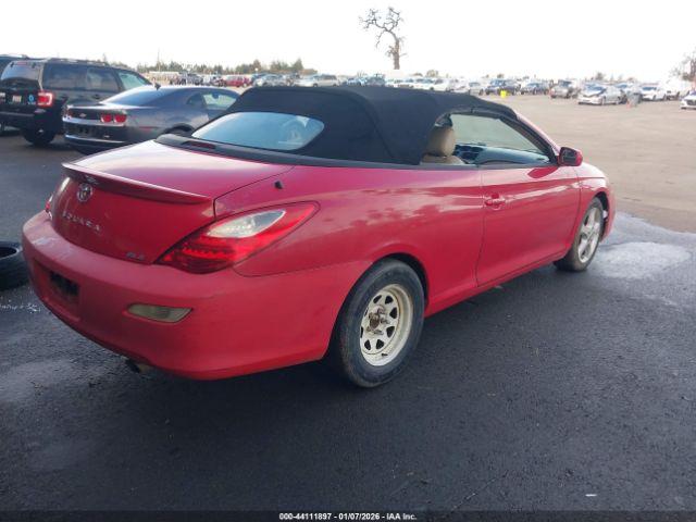 Toyota Camry Sle Image 2