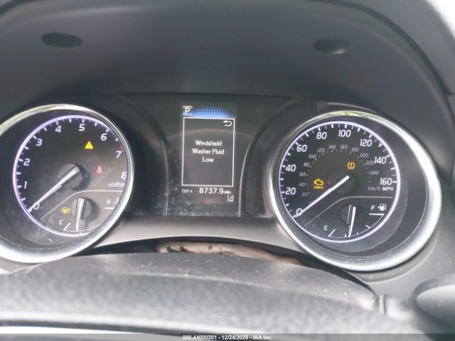 Toyota Camry Le Image 9