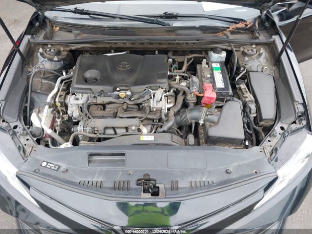 Toyota Camry Le Image 5