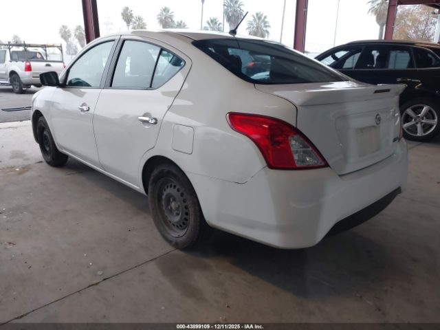 Nissan Versa Image 6