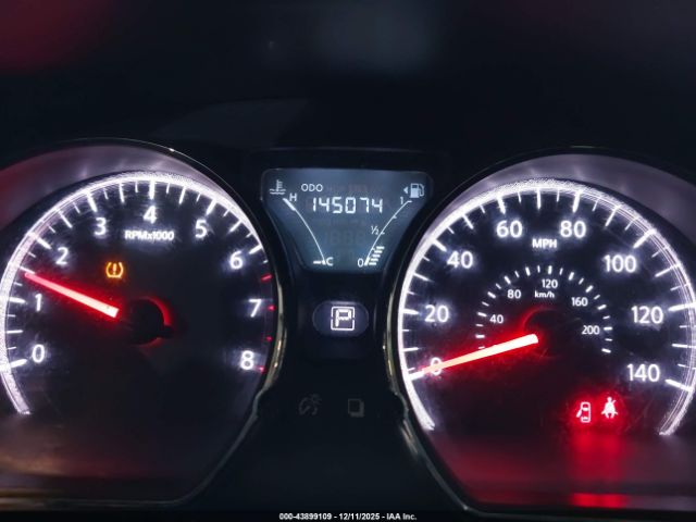 Nissan Versa Image 8