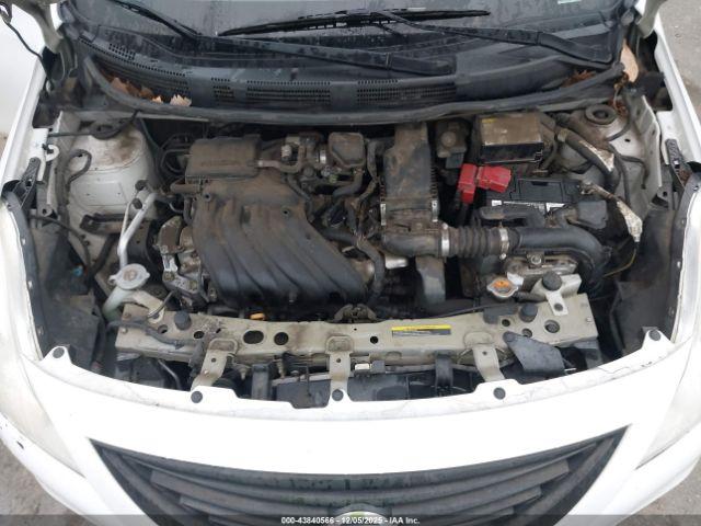 Nissan Versa 1.6 S Image 8