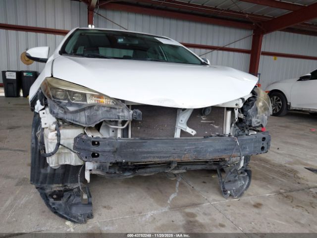 Toyota Corolla Se Image 9