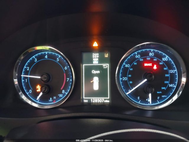 Toyota Corolla Se Image 12