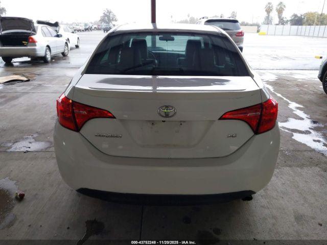 Toyota Corolla Se Image 11