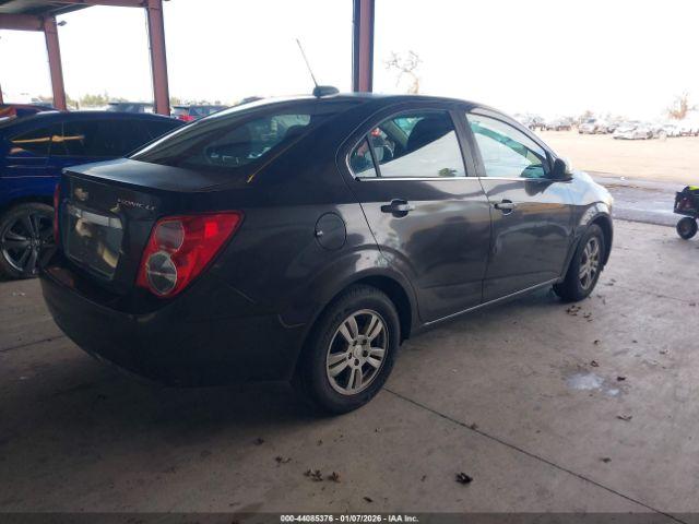 Chevrolet Sonic Lt Auto Image 2