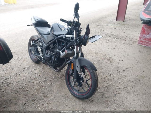 Yamaha Yzfr3 Image 1