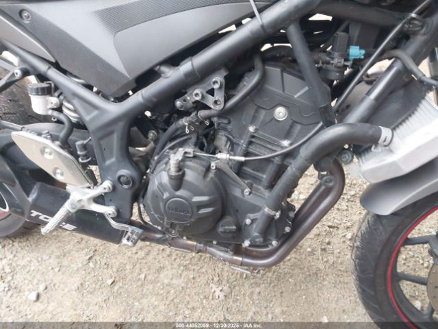 Yamaha Yzfr3 Image 6