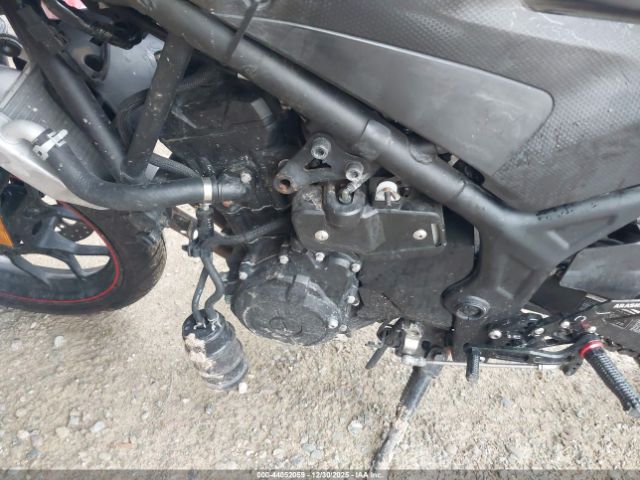 Yamaha Yzfr3 Image 12