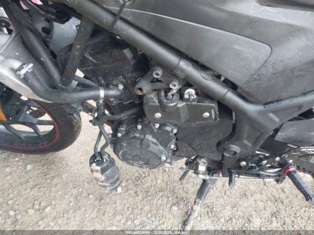 Yamaha Yzfr3 Image 12