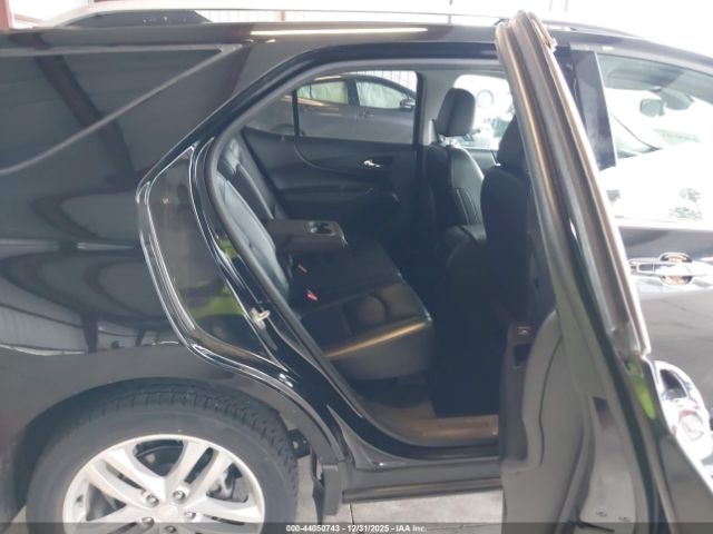 Chevrolet Equinox Premier Image 4