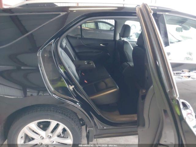 Chevrolet Equinox Premier Image 4