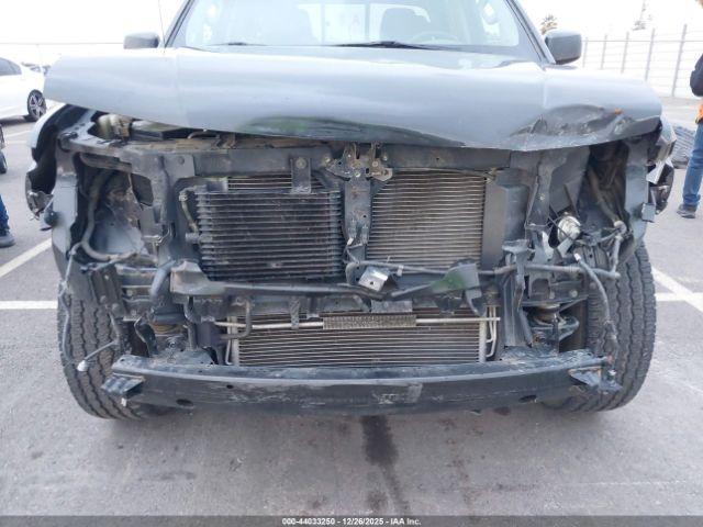 Nissan Frontier Sv Image 8