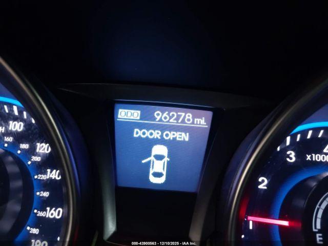 Hyundai Genesis 3.8 Base Image 14