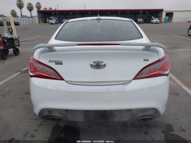 Hyundai Genesis 3.8 Base Image 16