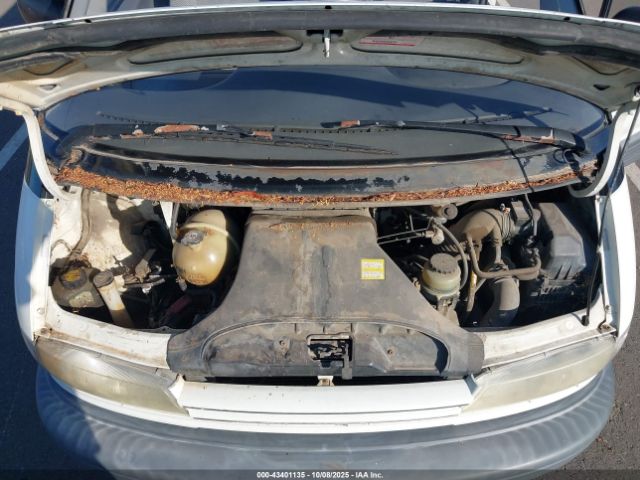 Toyota Previa Image 5