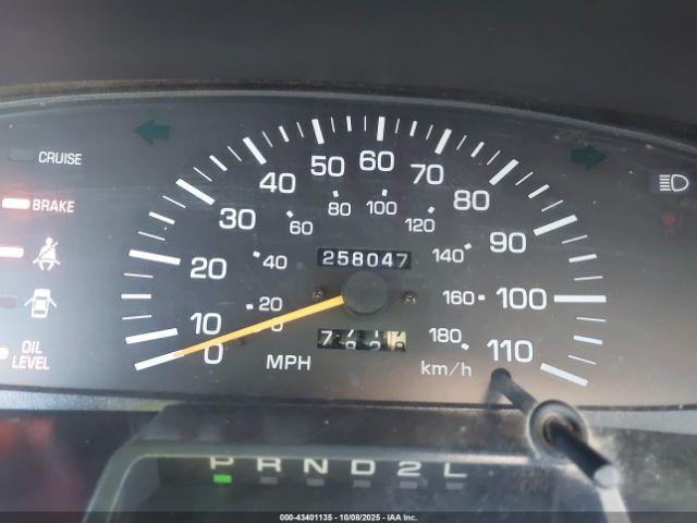 Toyota Previa Image 8