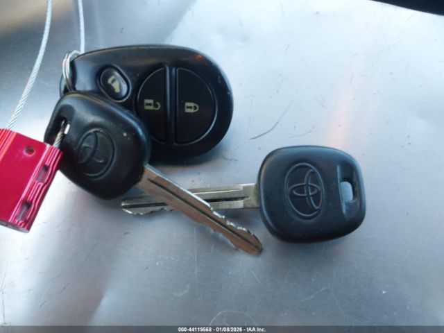 Toyota Sienna Le Image 4