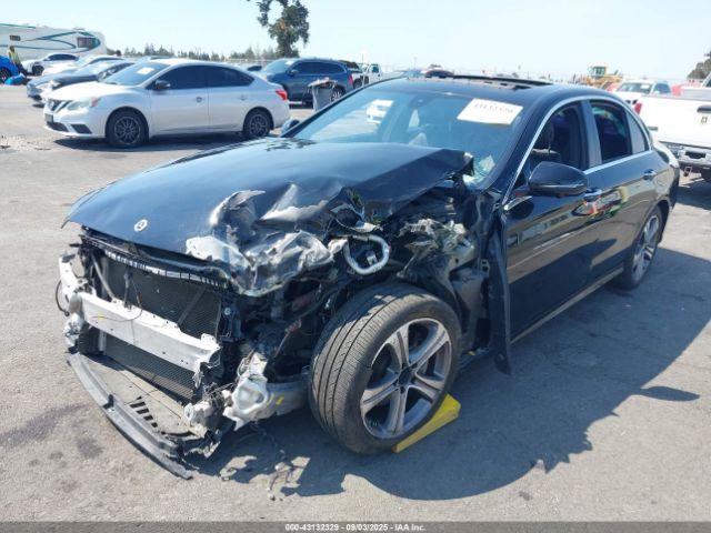 Mercedes-Benz E-Class Image 9