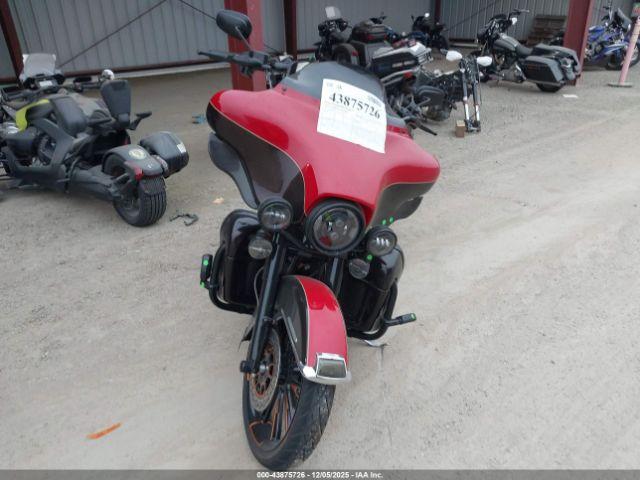 Harley-Davidson Flhtk Image 13