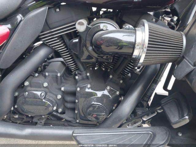 Harley-Davidson Flhtk Image 4