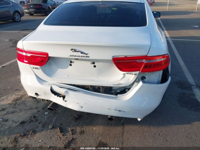 Jaguar XE 25t Image 6