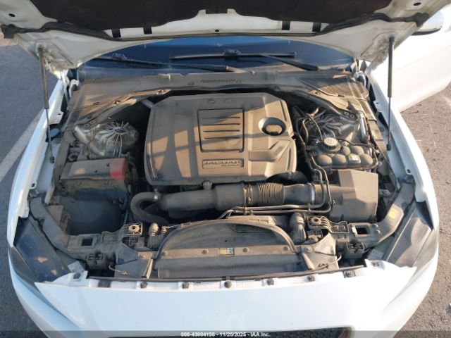 Jaguar XE 25t Image 7