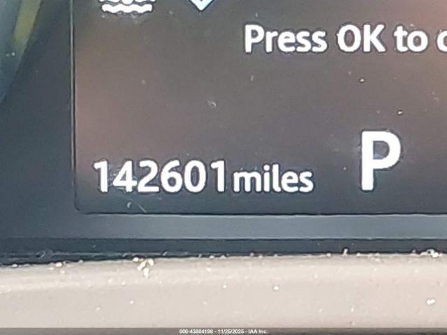 Jaguar XE 25t Image 10