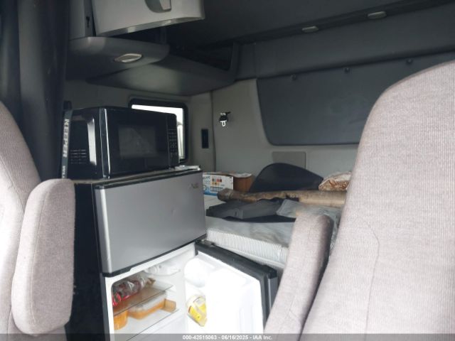 International Lt Image 7